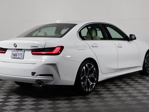 Used 2026 BMW 330i Sedan w/ Premium Package RWD image 4