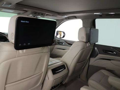Used 2024 Cadillac Escalade Sport Platinum w/ LPO, ONYX Package AWD/4WD image 4