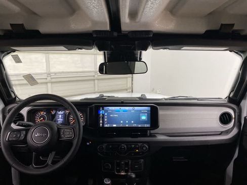 Used 2025 Jeep Wrangler Unlimited Sport AWD/4WD image 12