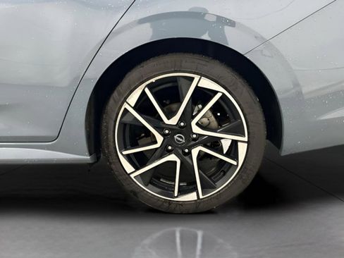 Used 2025 Nissan Sentra SR image 11