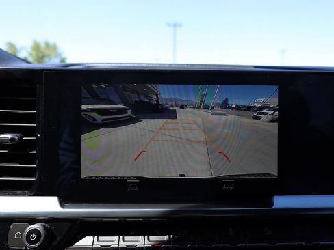 Used 2023 Chevrolet Silverado 1500 RST AWD/4WD image 16