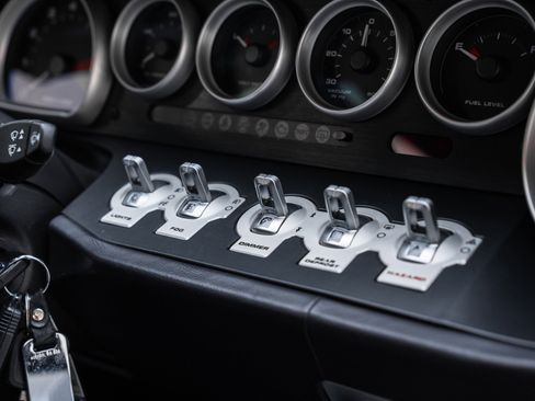 Used 2005 Ford GT image 38