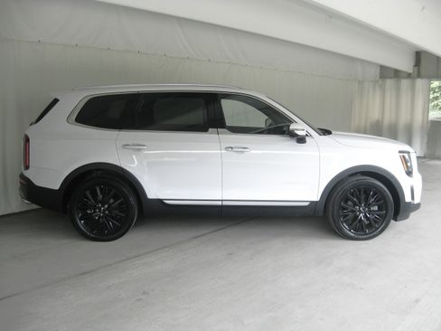 Certified 2022 Kia Telluride SX w/ SX Prestige Package image 6
