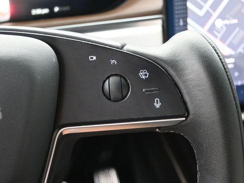 Used 2023 Tesla Model X image 21