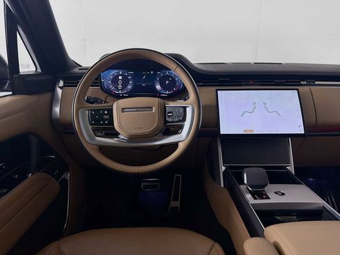 Used 2025 Land Rover Range Rover Long Wheelbase SE AWD/4WD image 26