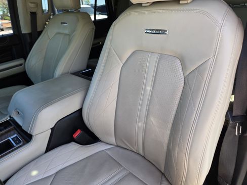Used 2020 Ford Expedition Platinum image 16