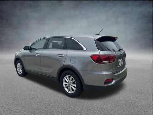 Used 2019 Kia Sorento L FWD image 5