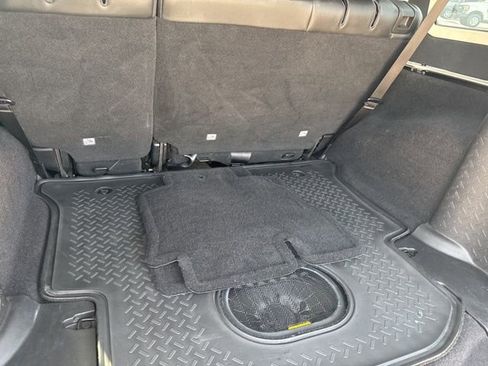 Used 2015 Jeep Wrangler Unlimited Sahara AWD/4WD image 15