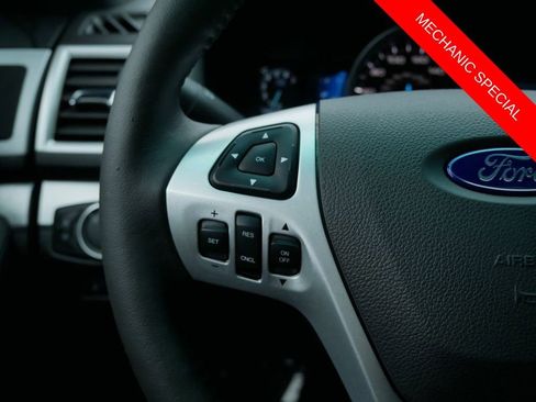 Used 2015 Ford Explorer XLT w/ Equipment Group 202B AWD/4WD image 16