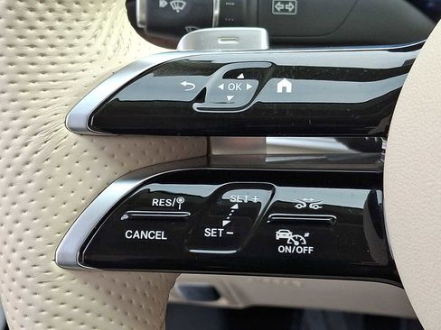 Used 2021 Mercedes-Benz E 450 4MATIC Cabriolet w/ AMG Line image 17