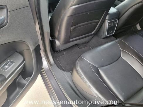 Used 2022 Chrysler 300 Touring L RWD image 13