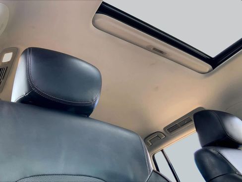 Used 2019 Nissan Armada Platinum w/ Captain's Chairs Package AWD/4WD image 14