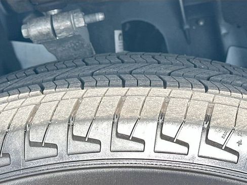 Used 2025 Jeep Grand Cherokee Limited AWD/4WD image 33