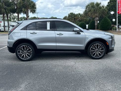 Used 2024 Cadillac XT4 Sport FWD image 2