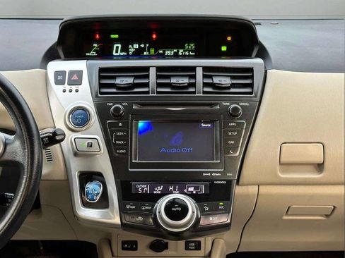 Used 2013 Toyota Prius V Five image 22