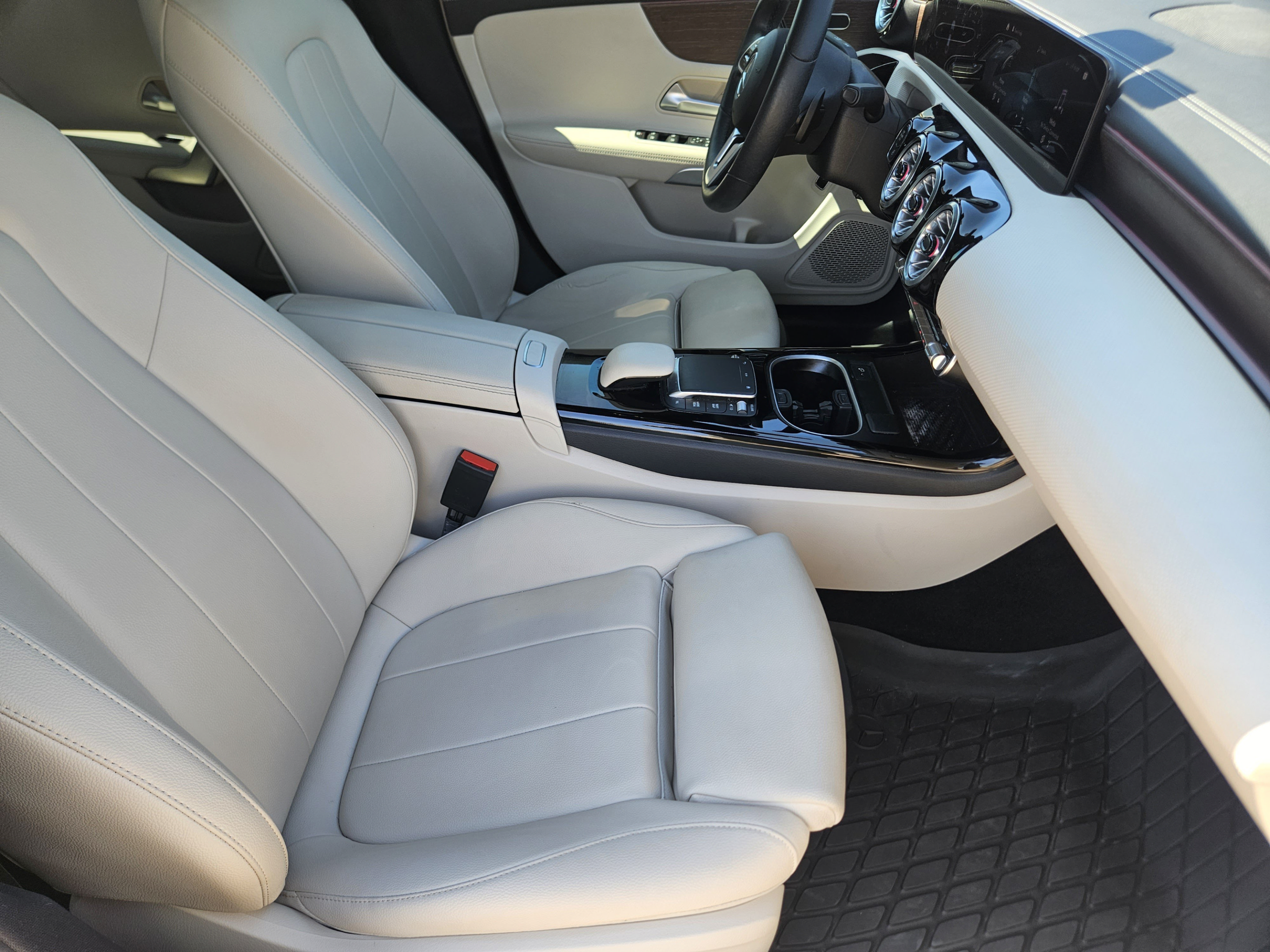 Used 2023 Mercedes-Benz CLA 250 image 6