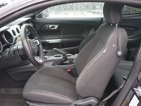 Used 2022 Ford Mustang GT RWD image 10