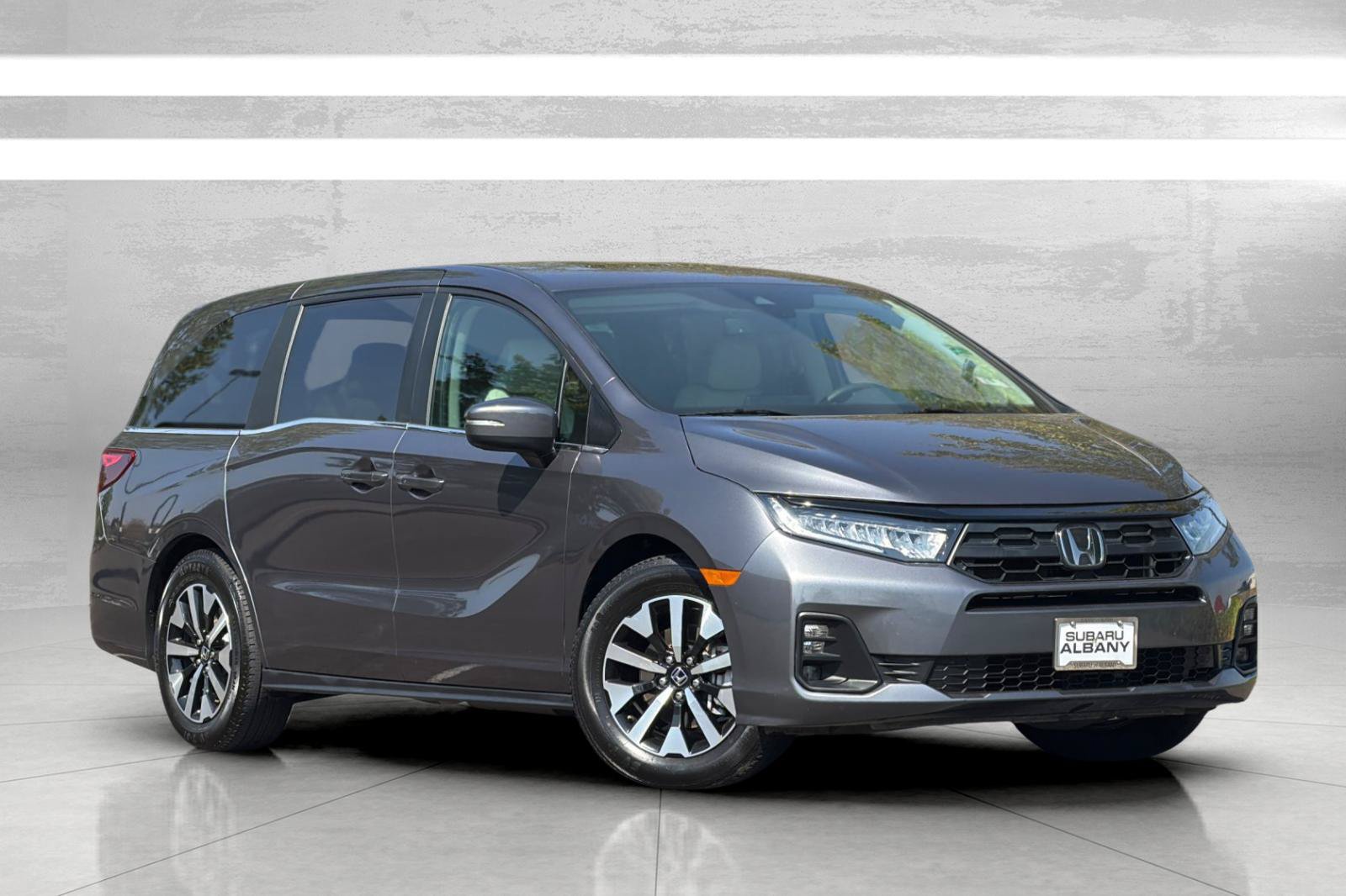 Used 2025 Honda Odyssey EX-L image 2