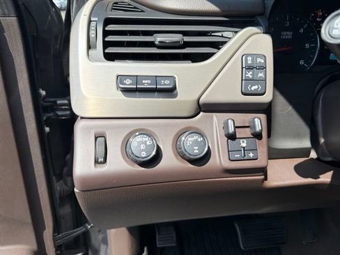 Used 2017 GMC Yukon Denali w/ Open Road Package AWD/4WD image 14