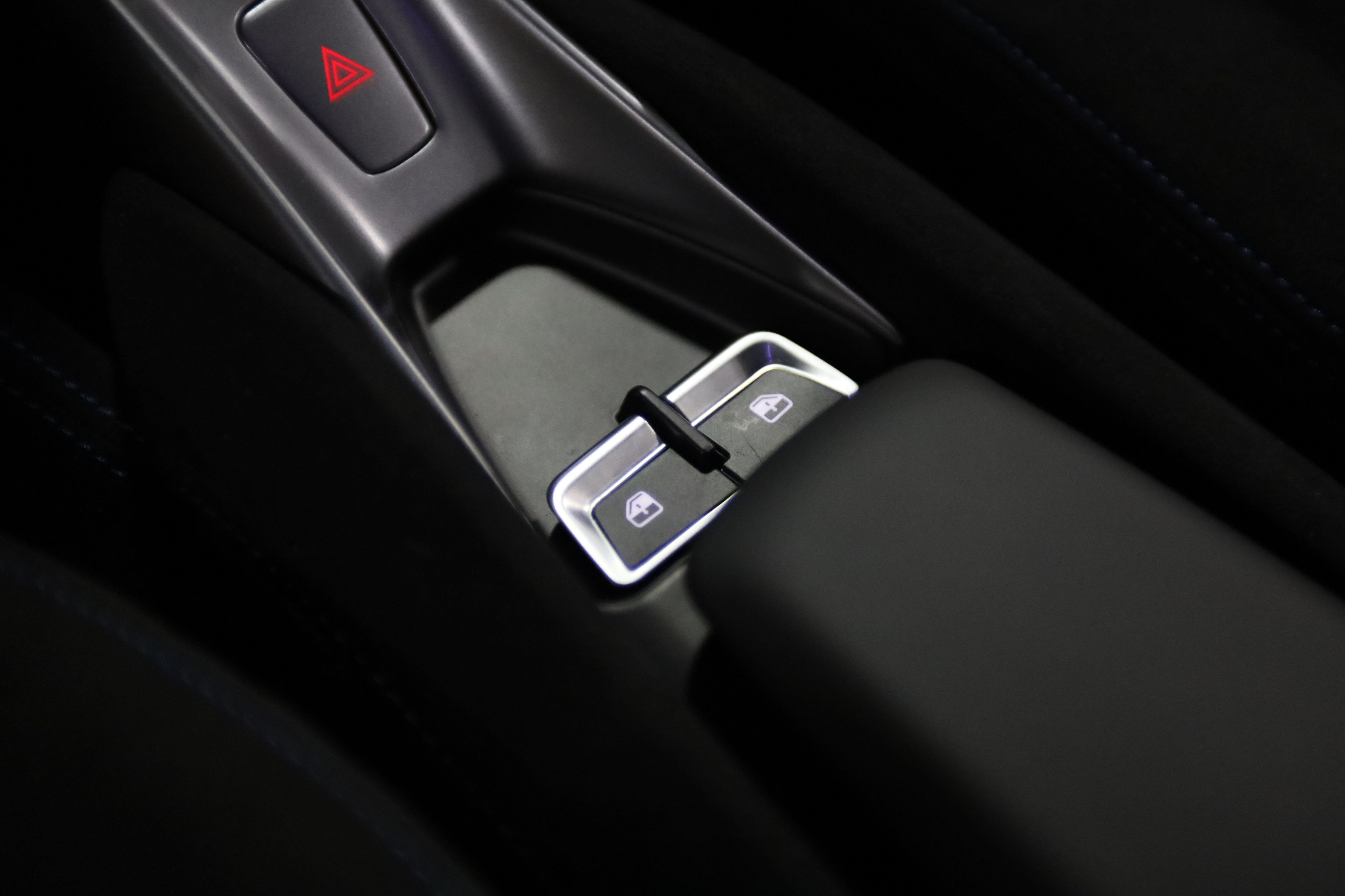 Used 2022 Ferrari F8 Tributo RWD image 34