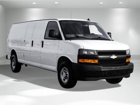 Used 2022 Chevrolet Express 2500 Extended w/ Driver Convenience Package image 5