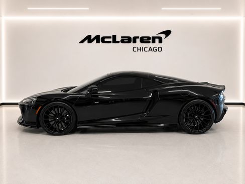 Used 2022 McLaren GT RWD image 1