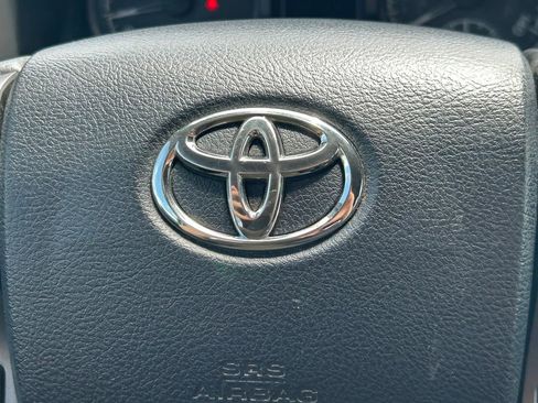 Used 2018 Toyota Tacoma TRD Off-Road AWD/4WD image 34