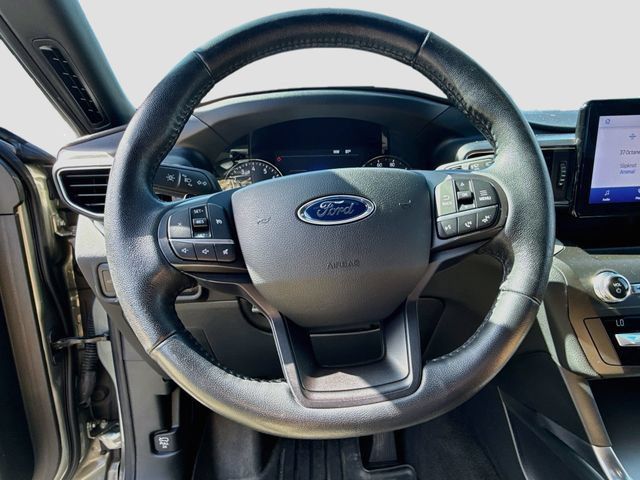Certified 2020 Ford Explorer XLT w/ Equipment Group 202A AWD/4WD image 17