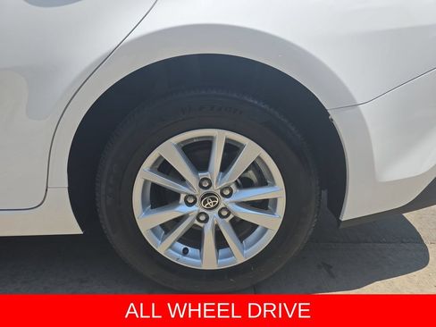 Used 2025 Toyota Camry LE AWD/4WD image 33