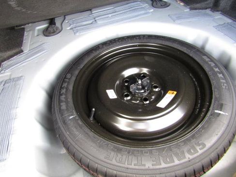 Certified 2018 Ford Fusion SE image 12