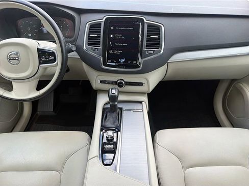 Used 2021 Volvo XC90 T5 Momentum w/ Climate Package FWD image 19