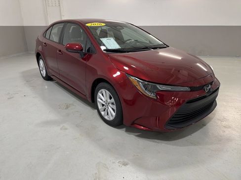 Used 2026 Toyota Corolla LE image 4
