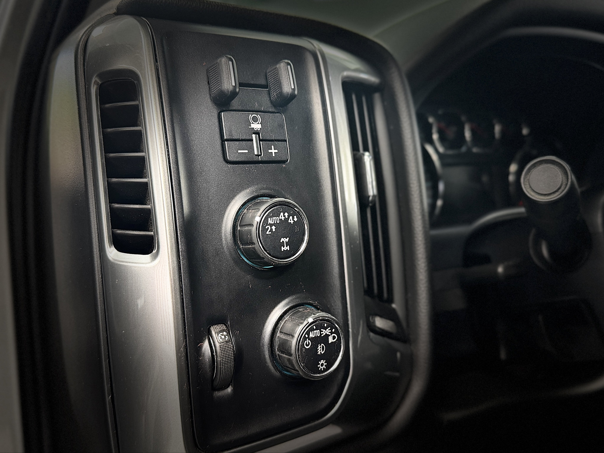 Used 2017 Chevrolet Silverado 1500 LT w/ All Star Edition AWD/4WD image 14