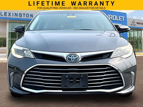 Used 2017 Toyota Avalon Limited w/ All Weather Liner Package FWD image 3