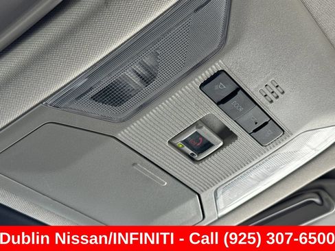 Used 2025 Toyota RAV4 XLE AWD/4WD image 25