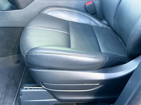 Used 2025 Lincoln Aviator Premiere w/ Equipment Group 101A image 9