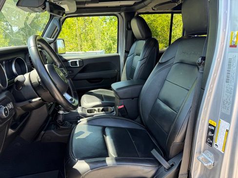 Used 2020 Jeep Wrangler Unlimited Sahara AWD/4WD image 8