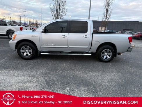 Used 2011 Nissan Titan SV w/ SV Value Truck Pkg image 9
