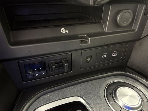 Used 2023 Nissan Armada SV image 30