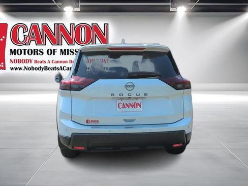 New 2026 Nissan Rogue SV w/ SV Premium Package FWD image 6