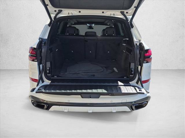 Used 2026 BMW X5 xDrive40i w/ M Sport Package AWD/4WD image 6