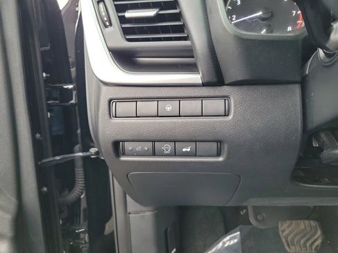 Used 2024 Nissan Rogue SV FWD image 21