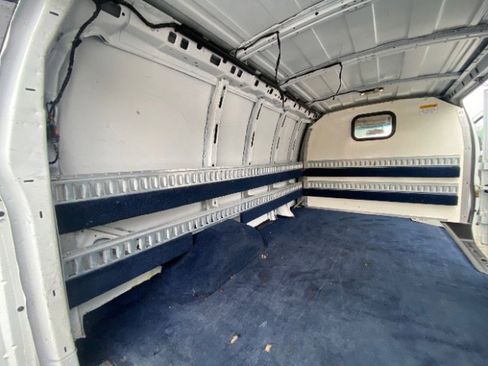Used 2018 Chevrolet Express 2500 image 11