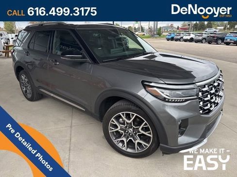 Used 2025 Ford Explorer Platinum w/ Ultimate Package AWD/4WD image 9