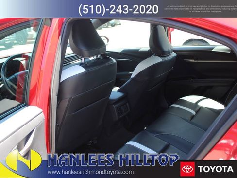 Used 2025 Toyota Camry SE FWD image 15