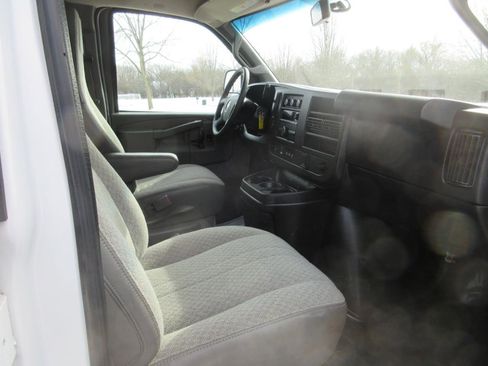 Used 2019 Chevrolet Express 2500 2500 Cargo image 34