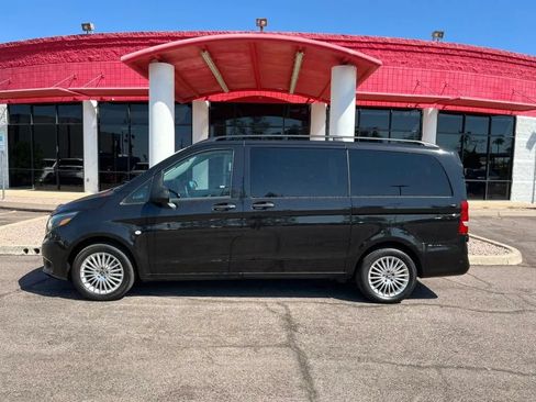 Used 2019 Mercedes-Benz Metris Passenger image 5