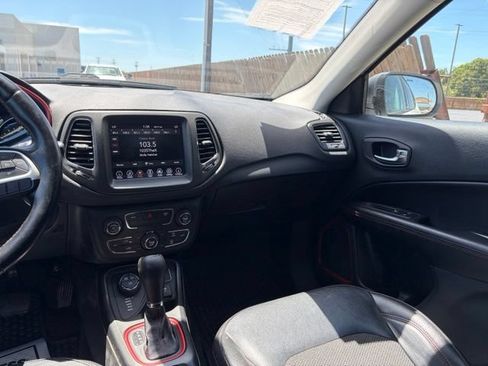 Used 2020 Jeep Compass Trailhawk AWD/4WD image 17