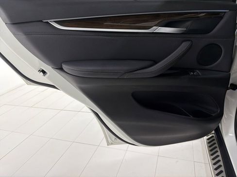 Used 2017 BMW X5 xDrive35d image 15