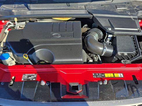 Used 2019 Land Rover Discovery Sport SE image 13